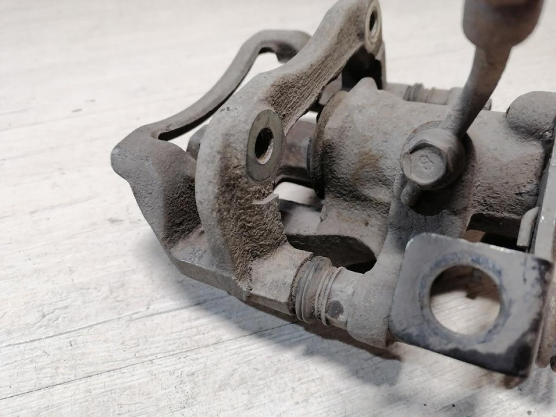 Solaris №4 суппорт задний левый