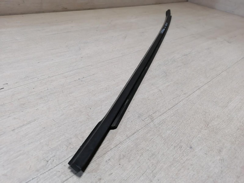 Solaris №4 бархотка наружная задняя левая