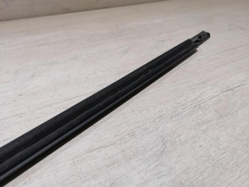 Solaris №4 бархотка наружная задняя левая