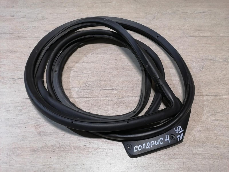 Solaris №4 уплотнитель двери передний левый