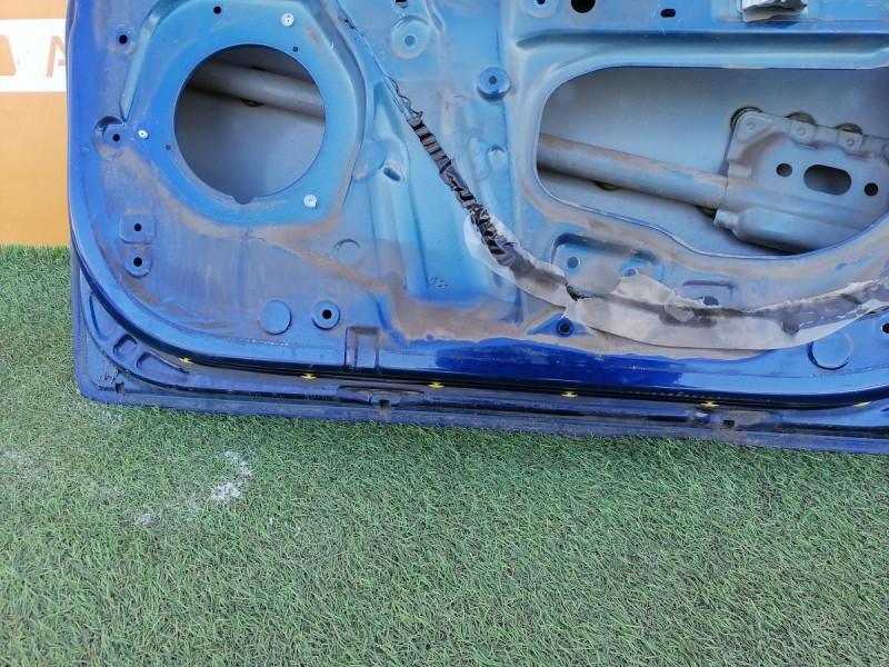 Solaris №4 дверь передняя правая деф