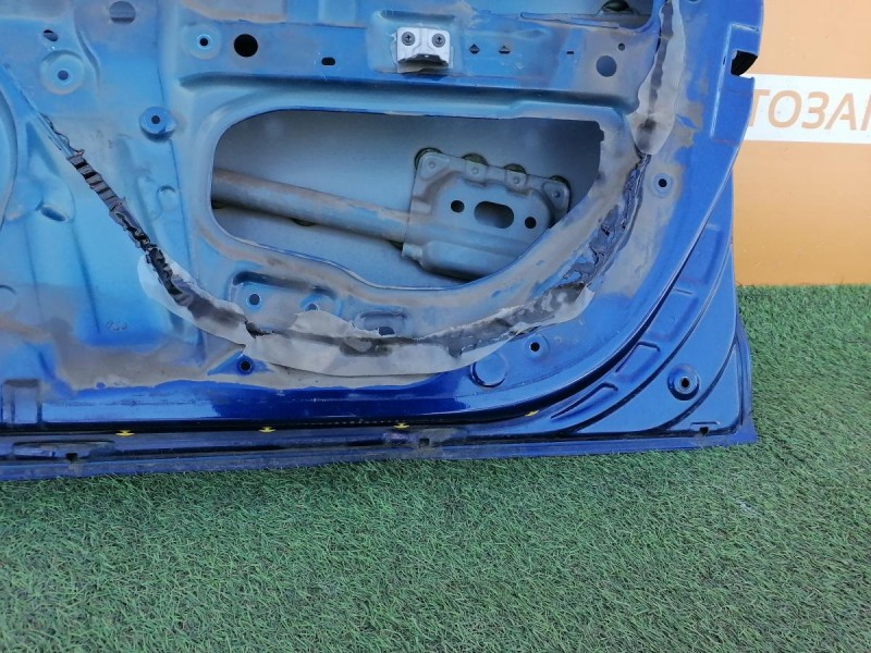 Solaris №4 дверь передняя правая деф