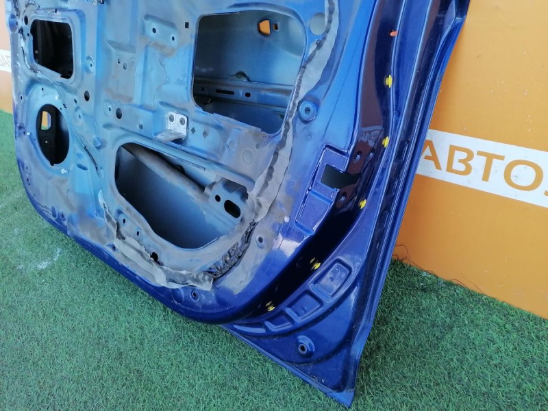 Solaris №4 дверь передняя правая деф