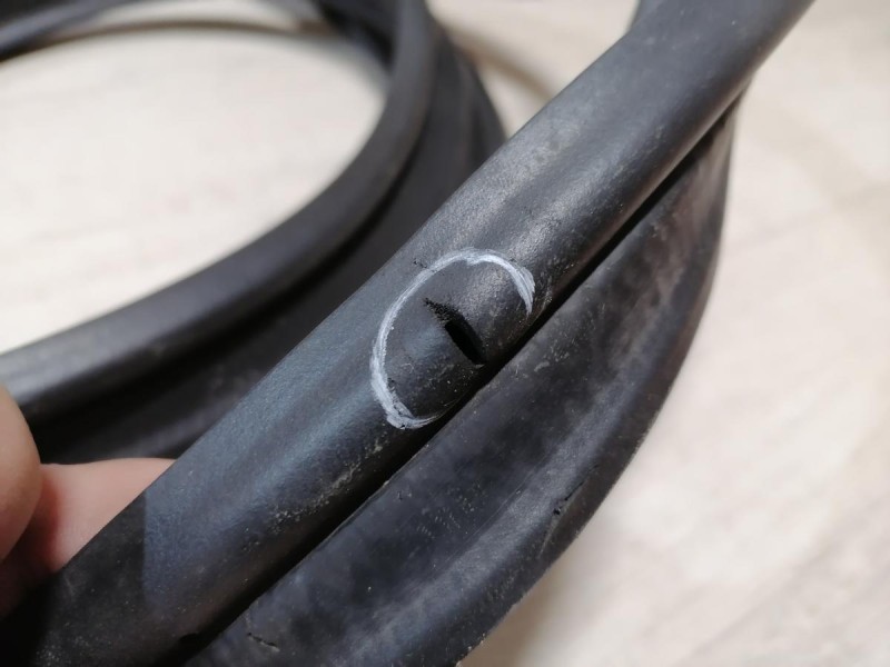 Solaris №4 уплотнитель багажника деф