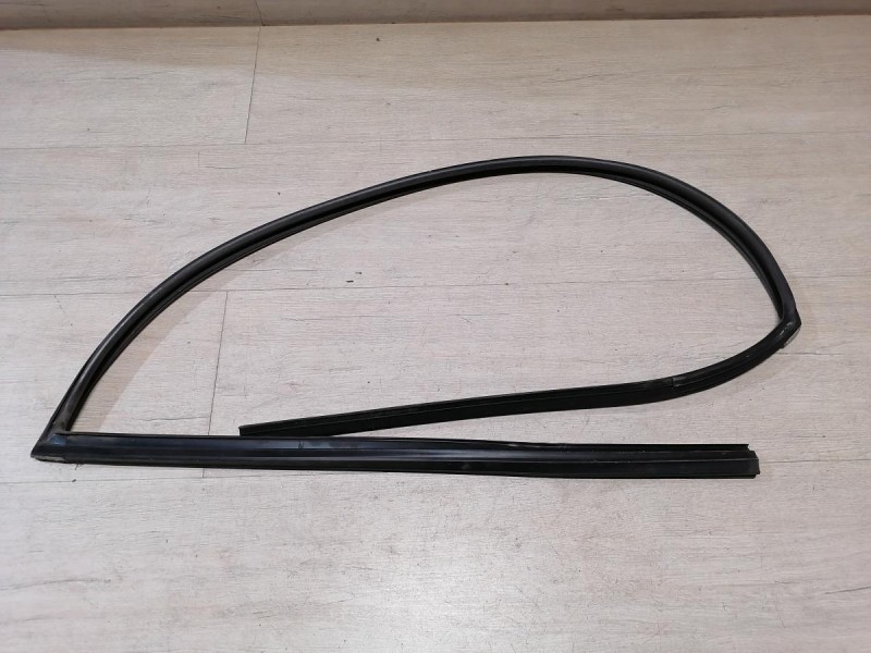 Solaris №4 бархотка верхняя передняя левая