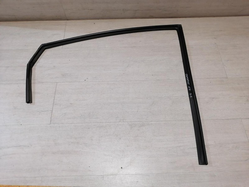 Solaris №4 бархотка верхняя задняя правая