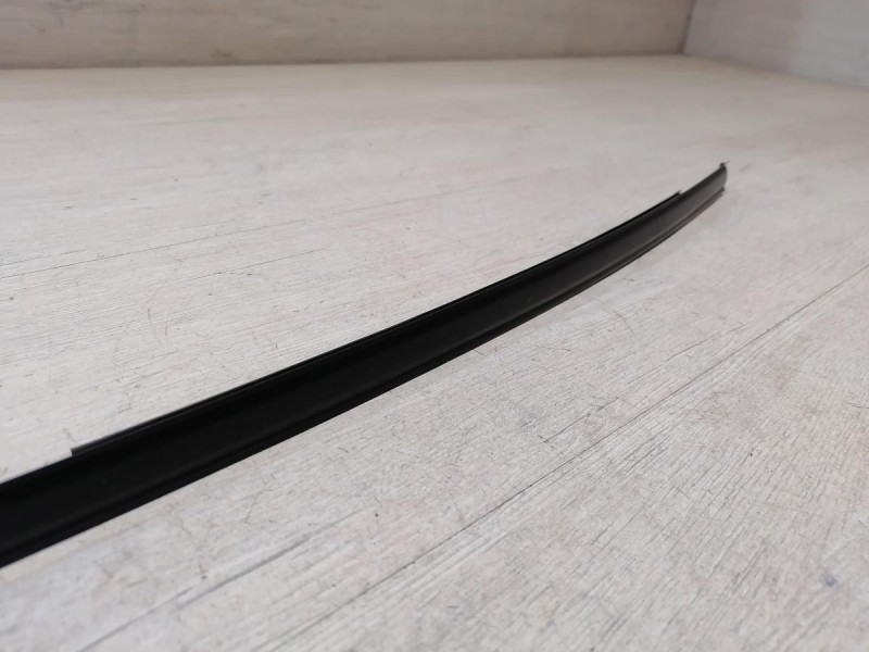 Solaris №4 молдинг крыши правый