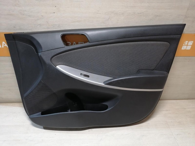 Solaris №4 обшивка двери передняя правая