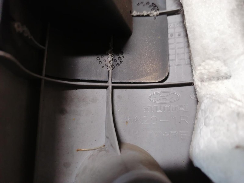 Solaris №4 обшивка передней стойки верхняя правая