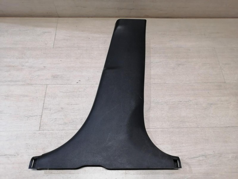 Solaris №4 обшивка средней стойки нижняя правая