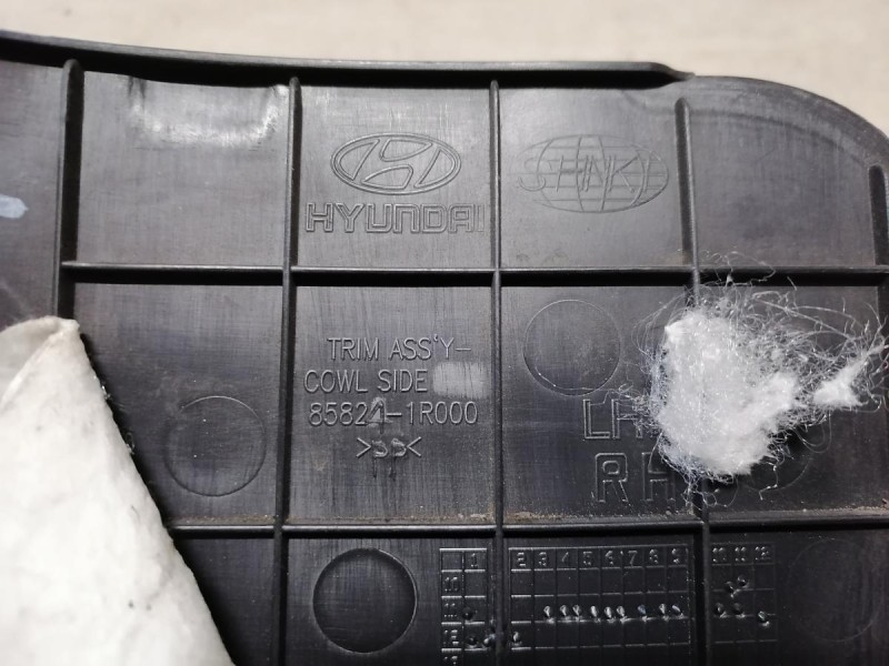 Solaris №4 обшивка передней стойки нижняя правая