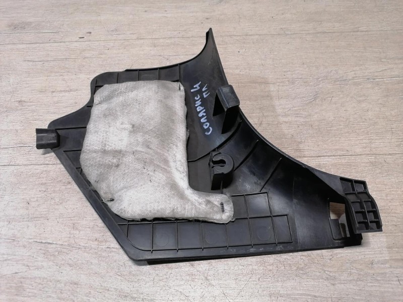 Solaris №4 обшивка передней стойки нижняя левая