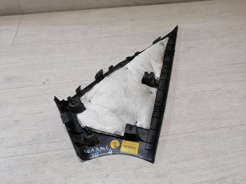 Solaris №4 обшивка задней стойки верхняя правая