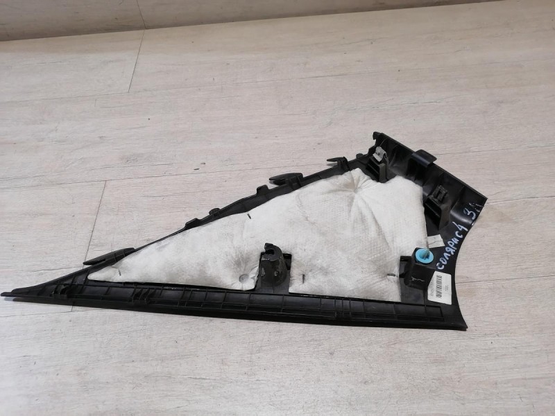 Solaris №4 обшивка задней стойки верхняя левая