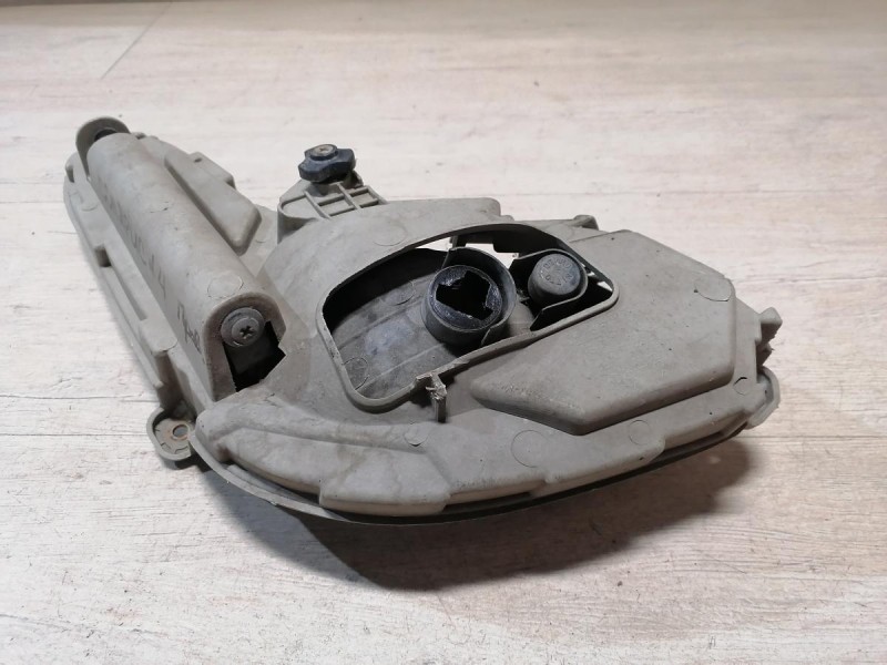 Solaris №4 противотуманка передняя правая ПТФ