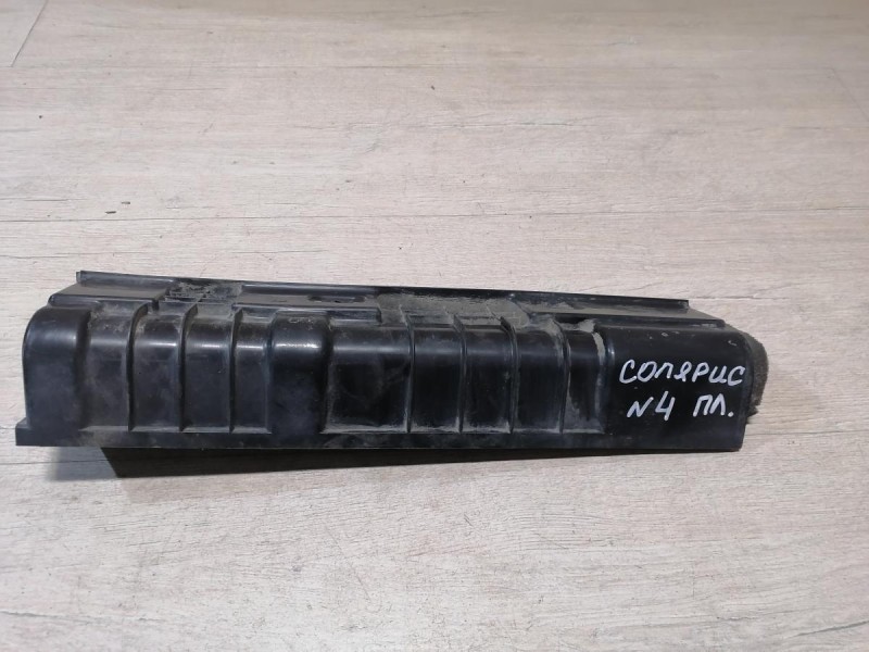 Solaris №4 дефлектор радиатора левый