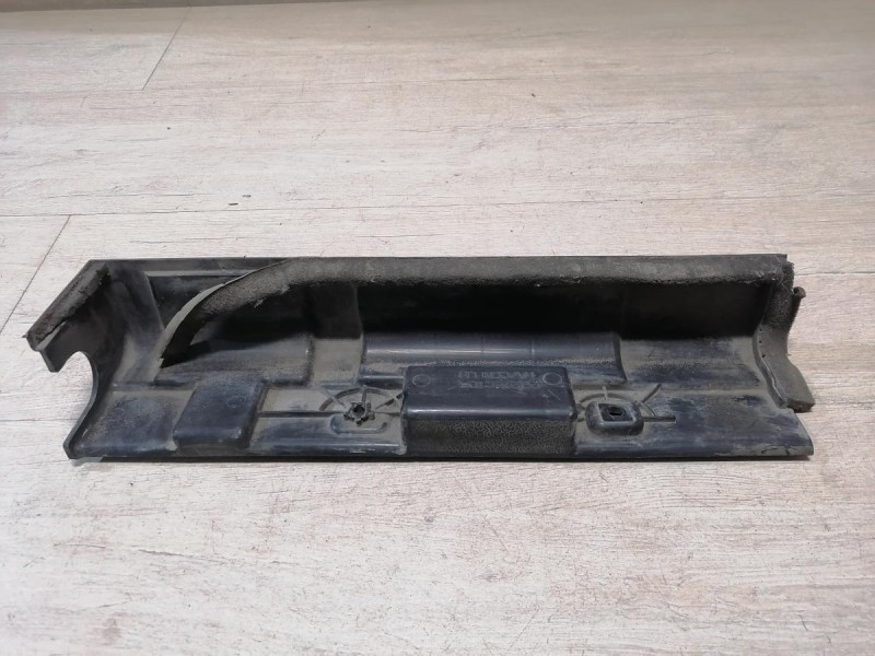 Solaris №4 дефлектор радиатора левый