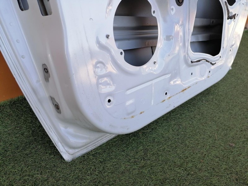 Logan №48 дверь передняя правая деф