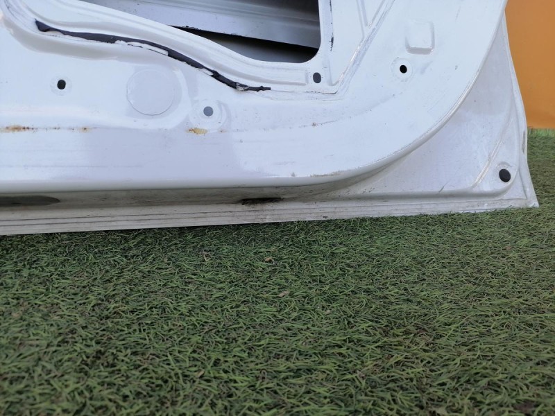 Logan №48 дверь передняя правая деф