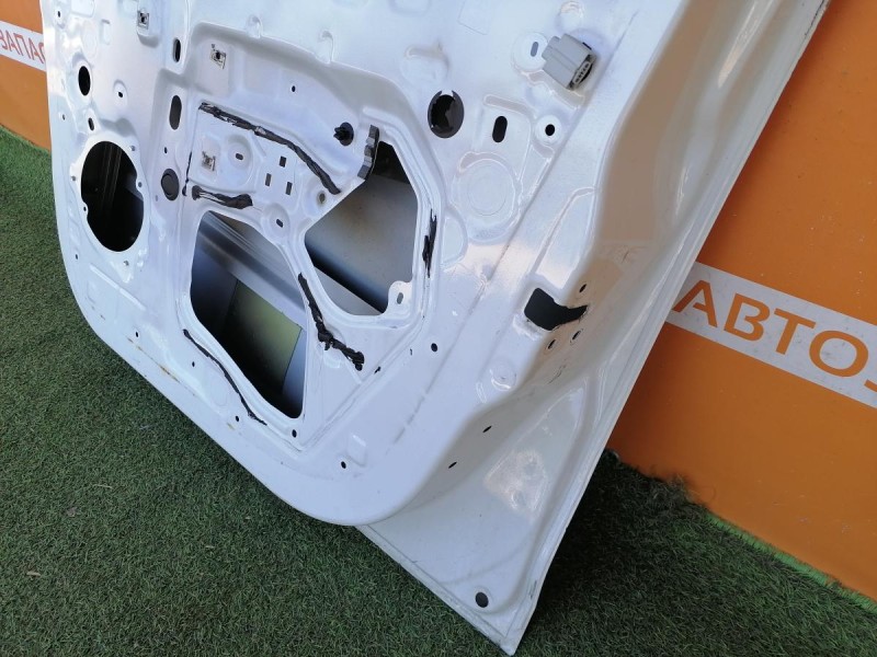 Logan №48 дверь передняя правая деф