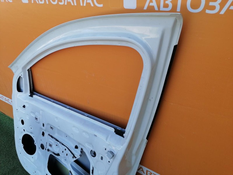 Logan №48 дверь передняя правая деф