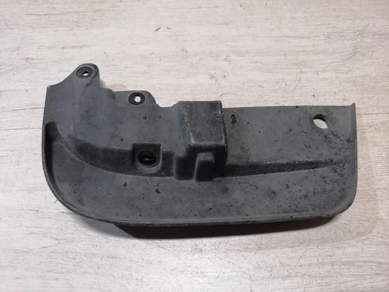 Logan №48 брызговик передний правый