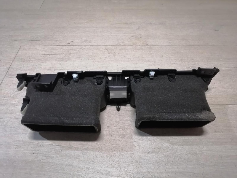 Rio 4 X-Line дефлектор торпедо центральный двойной