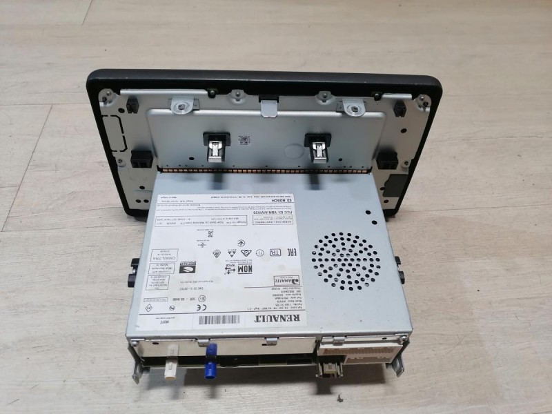 Arkana №2 магнитола штатная