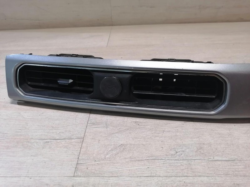 Arkana №2 дефлектор торпедо центральный боковой правый накладка деф