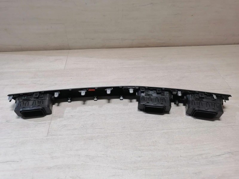 Arkana №2 дефлектор торпедо центральный боковой правый накладка деф