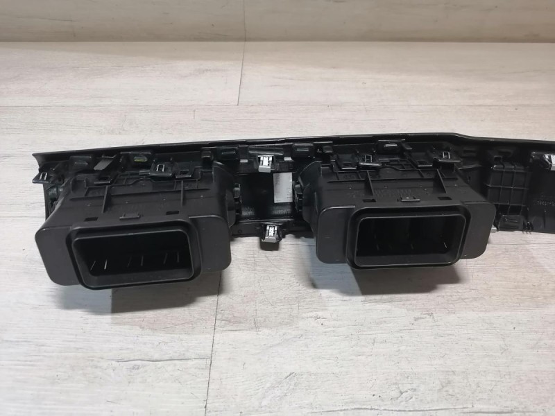 Arkana №2 дефлектор торпедо центральный боковой правый накладка деф