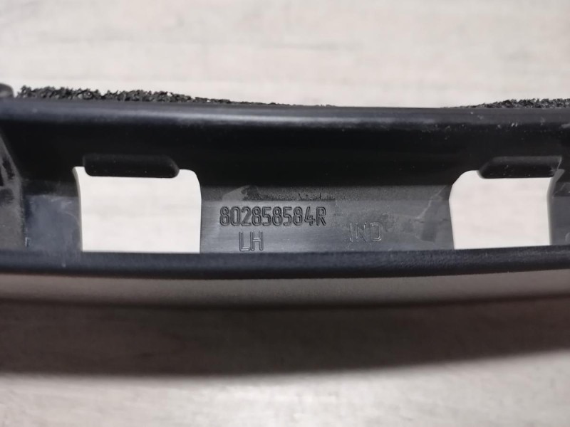 Arkana №2 накладка стойки двери наружная передняя левая