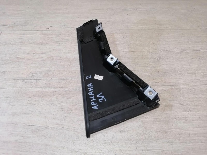 Arkana №2 накладка стойки двери наружная задняя левая кривая