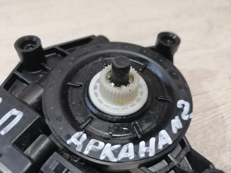 Arkana №2 моторчик стеклоподъемника задний правый