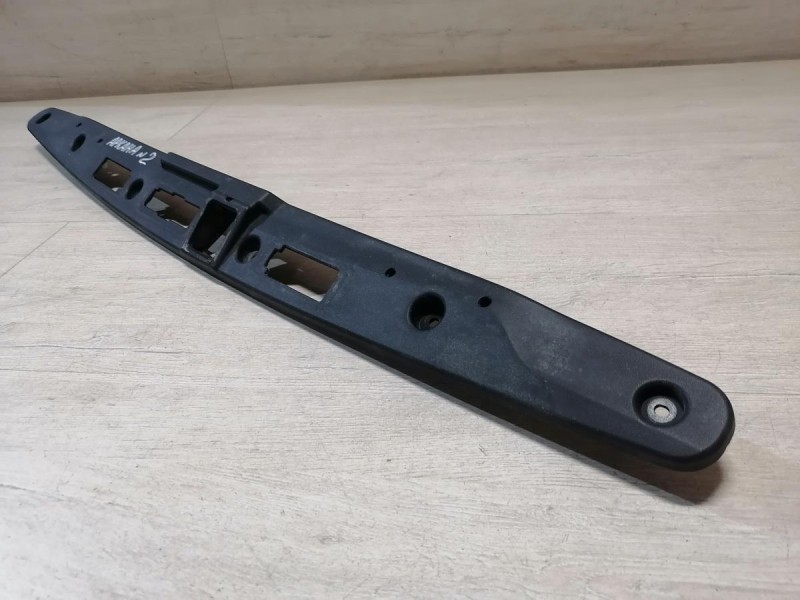 Arkana №2 накладка крышки багажника под камеру кнопку