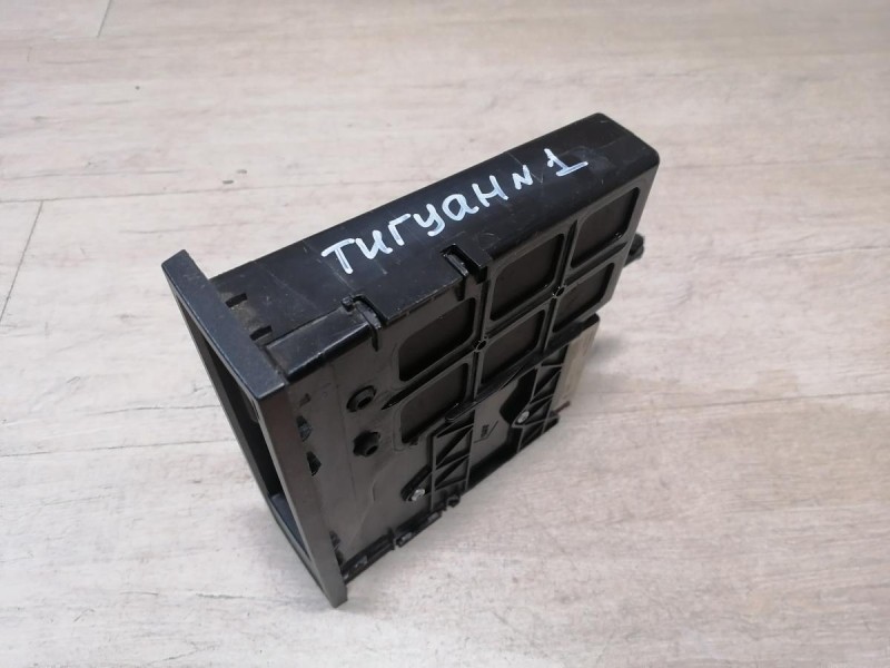 Tiguan №1 блок управления мультимедией