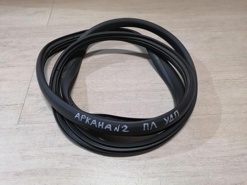 Arkana №2 уплотнитель дверного проема передний левый
