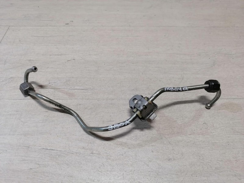 Rover Evoque трубка топливная подача на рампу