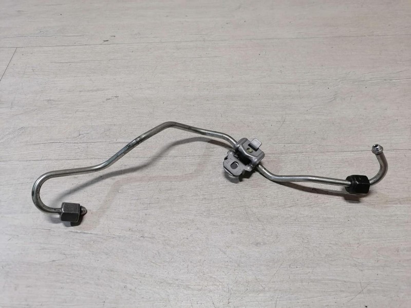 Rover Evoque трубка топливная подача на рампу