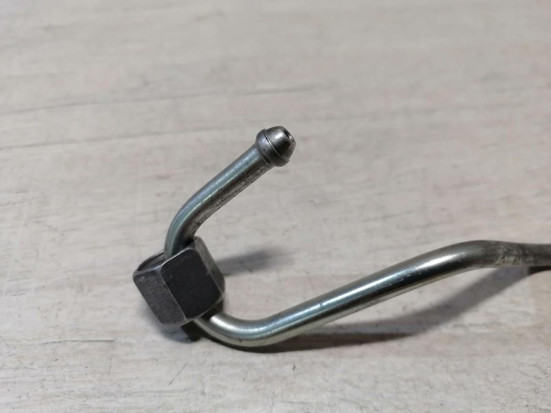 Rover Evoque трубка топливная подача на рампу