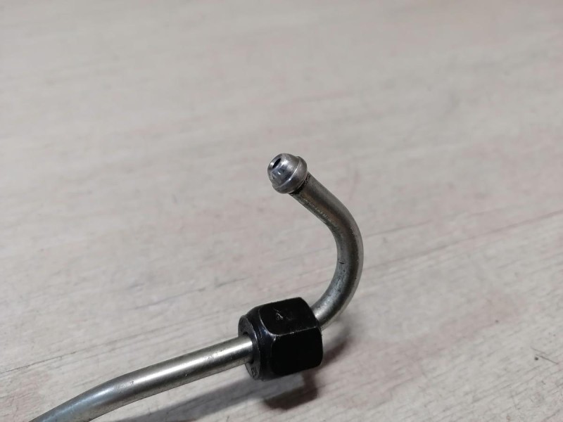 Rover Evoque трубка топливная подача на рампу