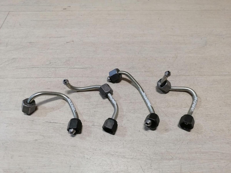 Rover Evoque трубка топливная на форсунки