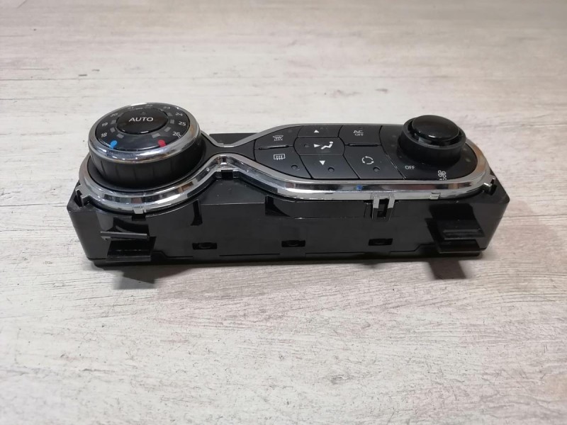 Sandero №14 блок управления климат контролем деф