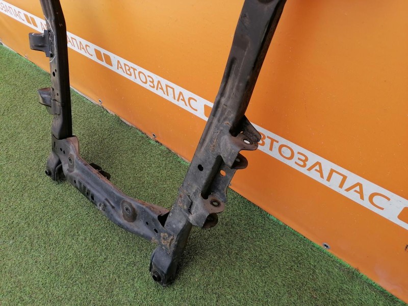 Sandero №14 подрамник деф