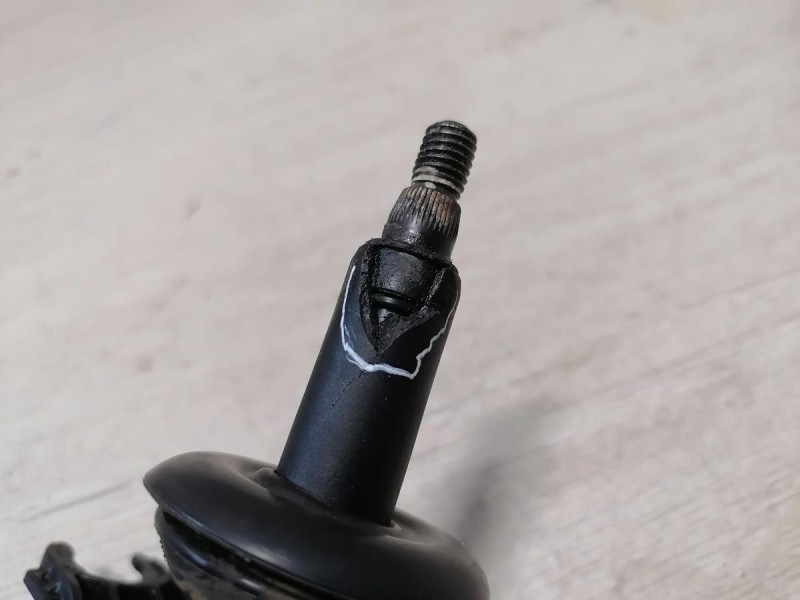 Sandero №14 моторчик заднего дворника деф