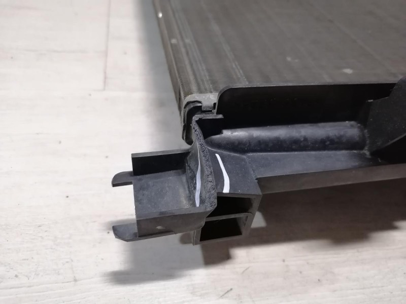 Sandero №14 радиатор охлаждения двигателя деф