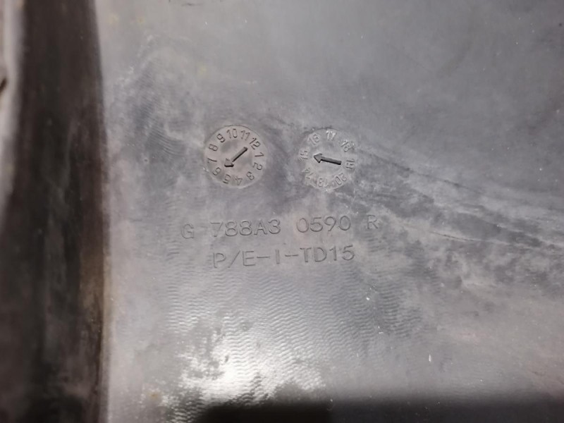 Sandero №14 расширитель крыла задний левый деф