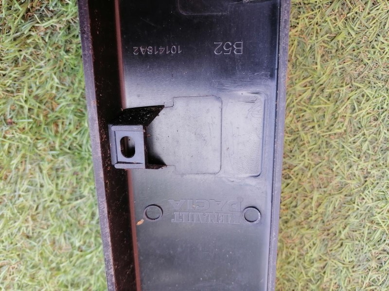 Sandero №14 рейлинг правый