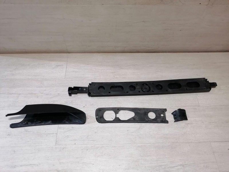 Sandero №14 рейлинг левый на запчасти