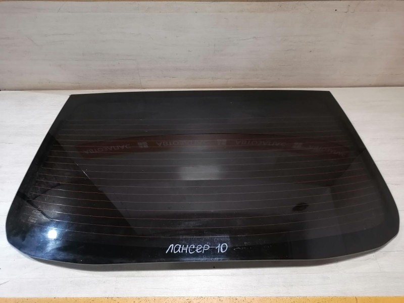 Lancer 10 №1 стекло заднее
